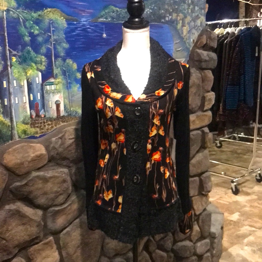 NWT Palila San Francisco Floral Knit Button Up Sweater